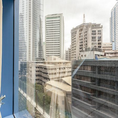 Csuites At Two Central Residences Makati City Екстер'єр фото