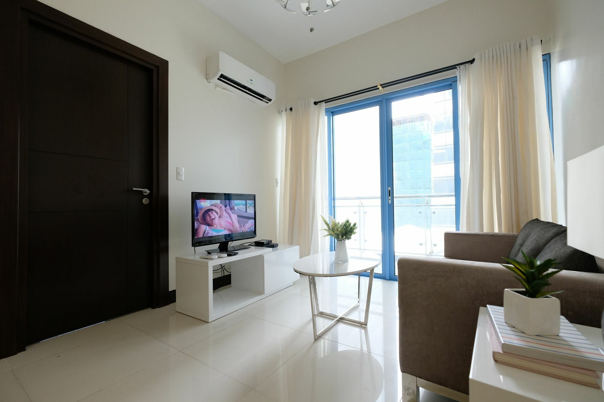 Csuites At Two Central Residences Makati City Екстер'єр фото