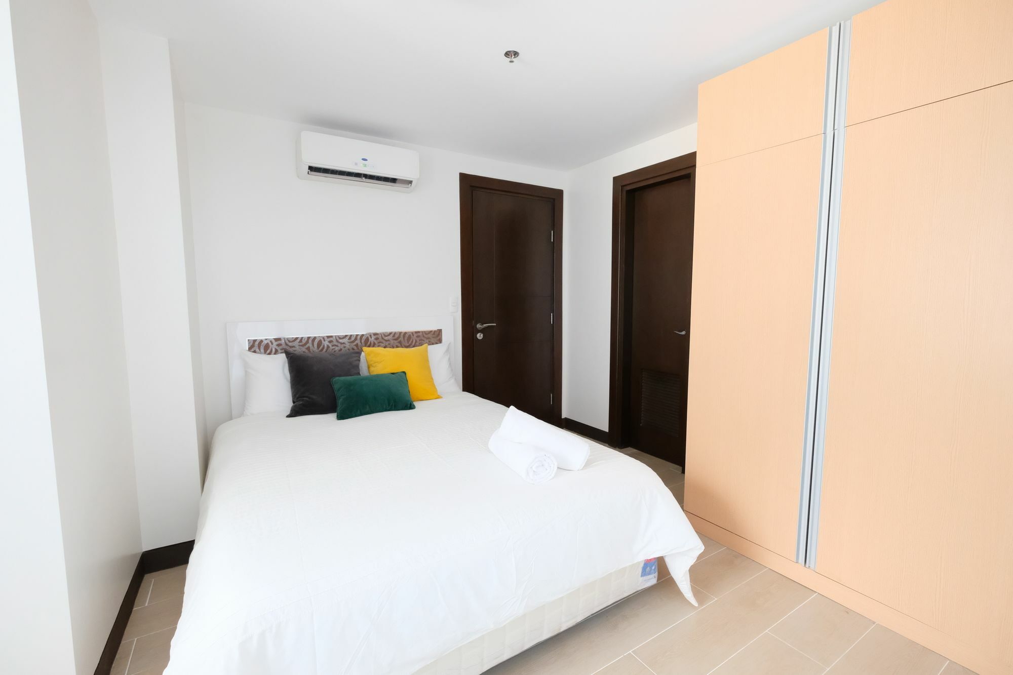Csuites At Two Central Residences Makati City Екстер'єр фото